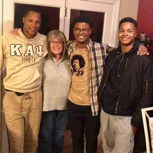 Meet your Posher, Thomas